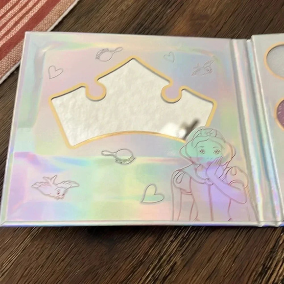 Disney Princess - Eye Shimmer Palette Cosmetics New - Picture 3 of 4